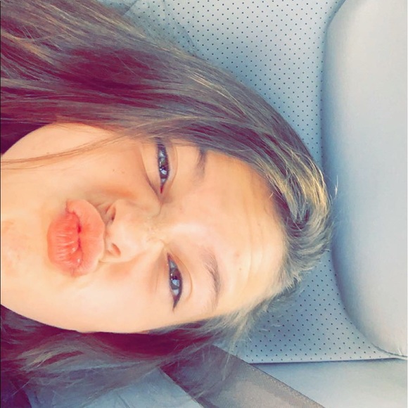 Meet your Posher, Mia - Picture 1 of 1